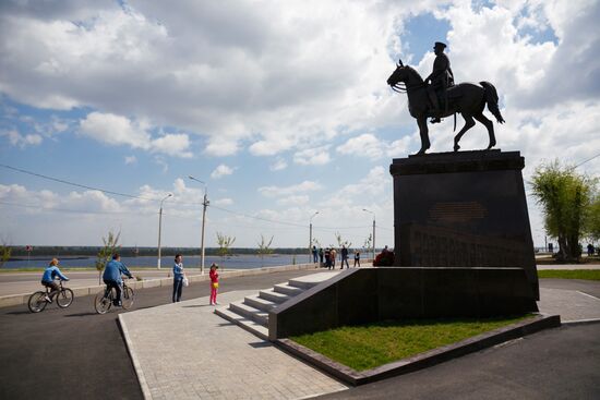 Памятник маршалу Рокоссовскому в Волгограде