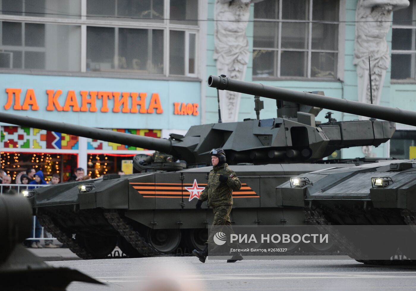 Репетиция военного парада в Москве в ознаменование 70-летия Победы в Великой Отечественной войне 1941-1945 годов