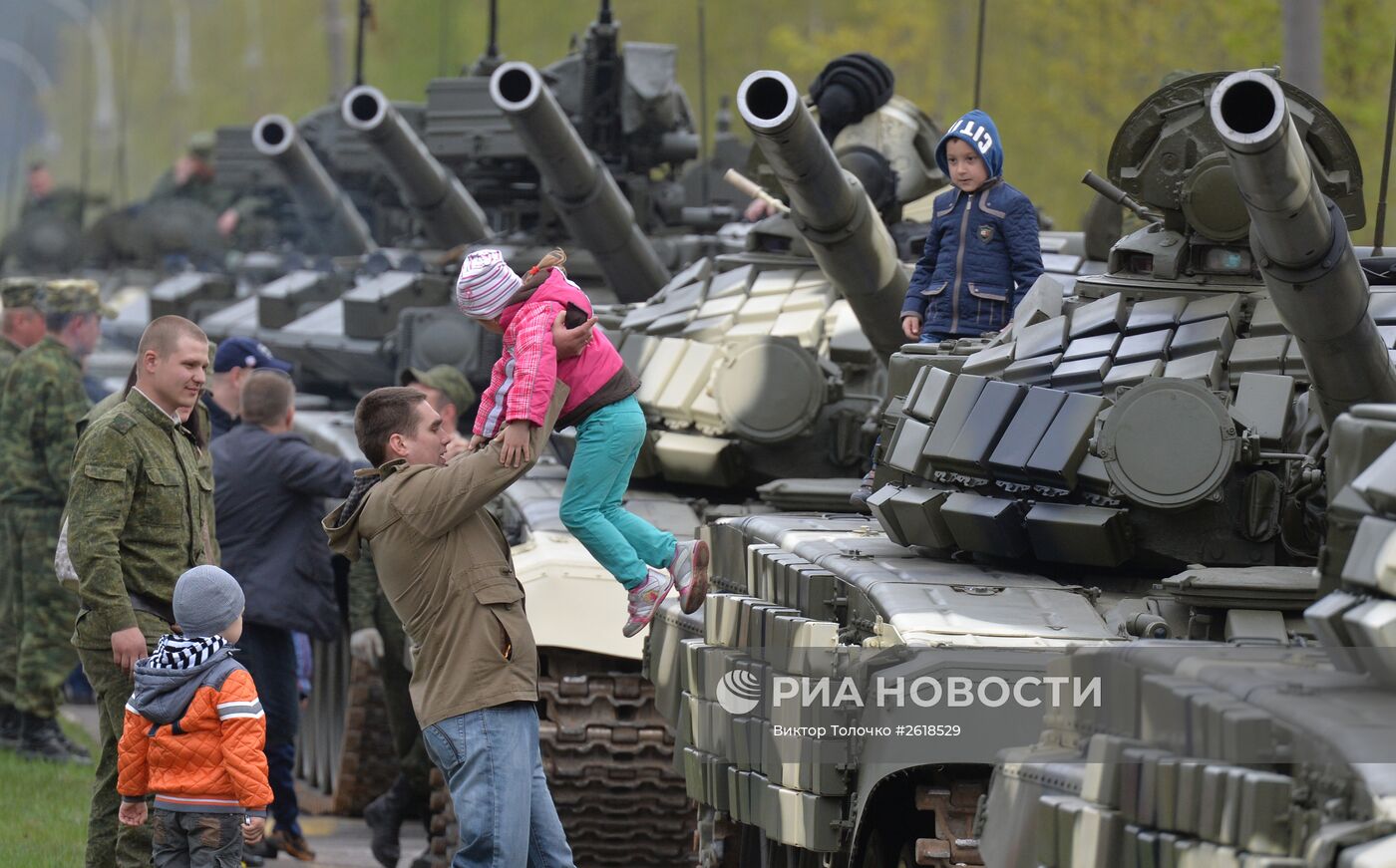 Репетиция парада в Минске в честь 70-летия Победы в Великой Отечественной  войне | РИА Новости Медиабанк