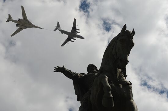 Репетиция воздушной части военного парада в Москве в ознаменование 70-летия Победы в Великой Отечественной войне 1941-1945 годов