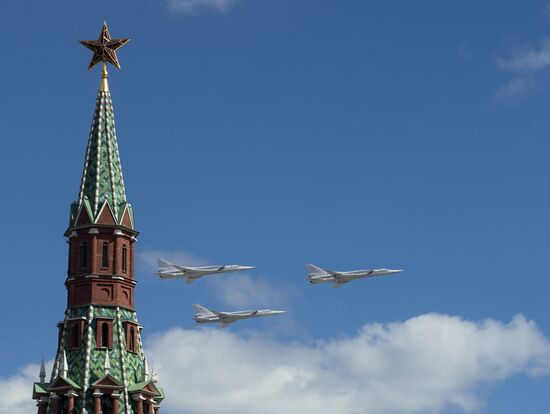 Репетиция воздушной части военного парада в Москве в ознаменование 70-летия Победы в Великой Отечественной войне 1941-1945 годов