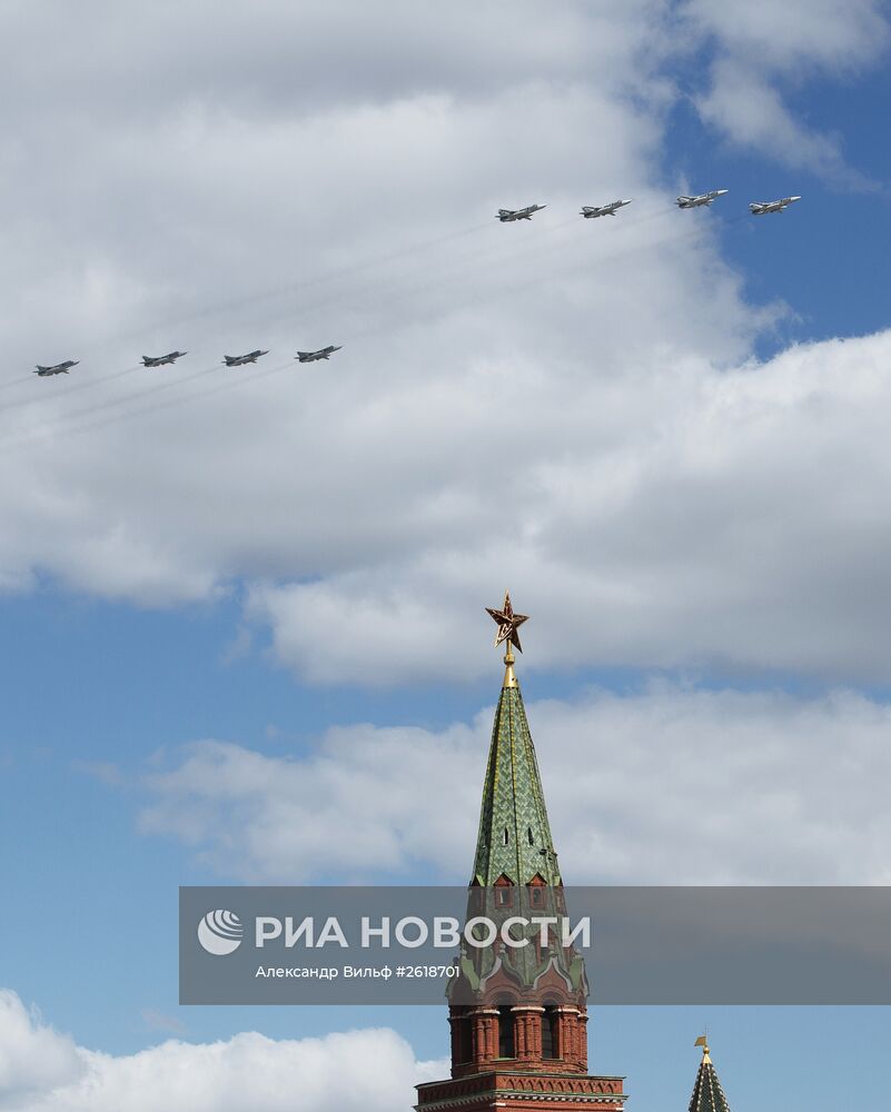 Репетиция воздушной части военного парада в Москве в ознаменование 70-летия Победы в Великой Отечественной войне 1941-1945 годов