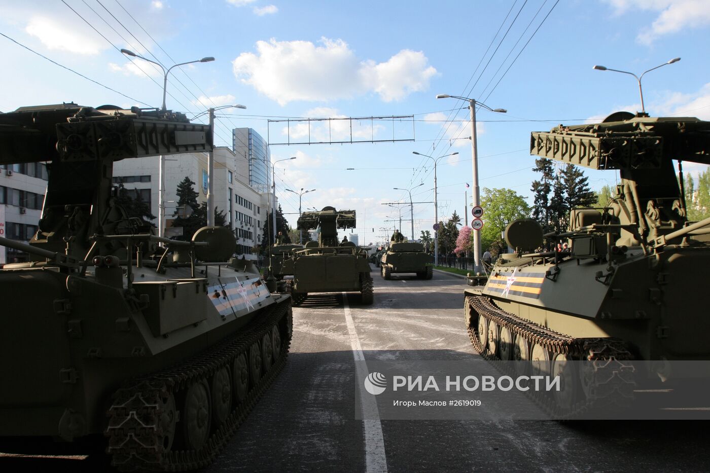 Репетиция парада Победы в Донецке