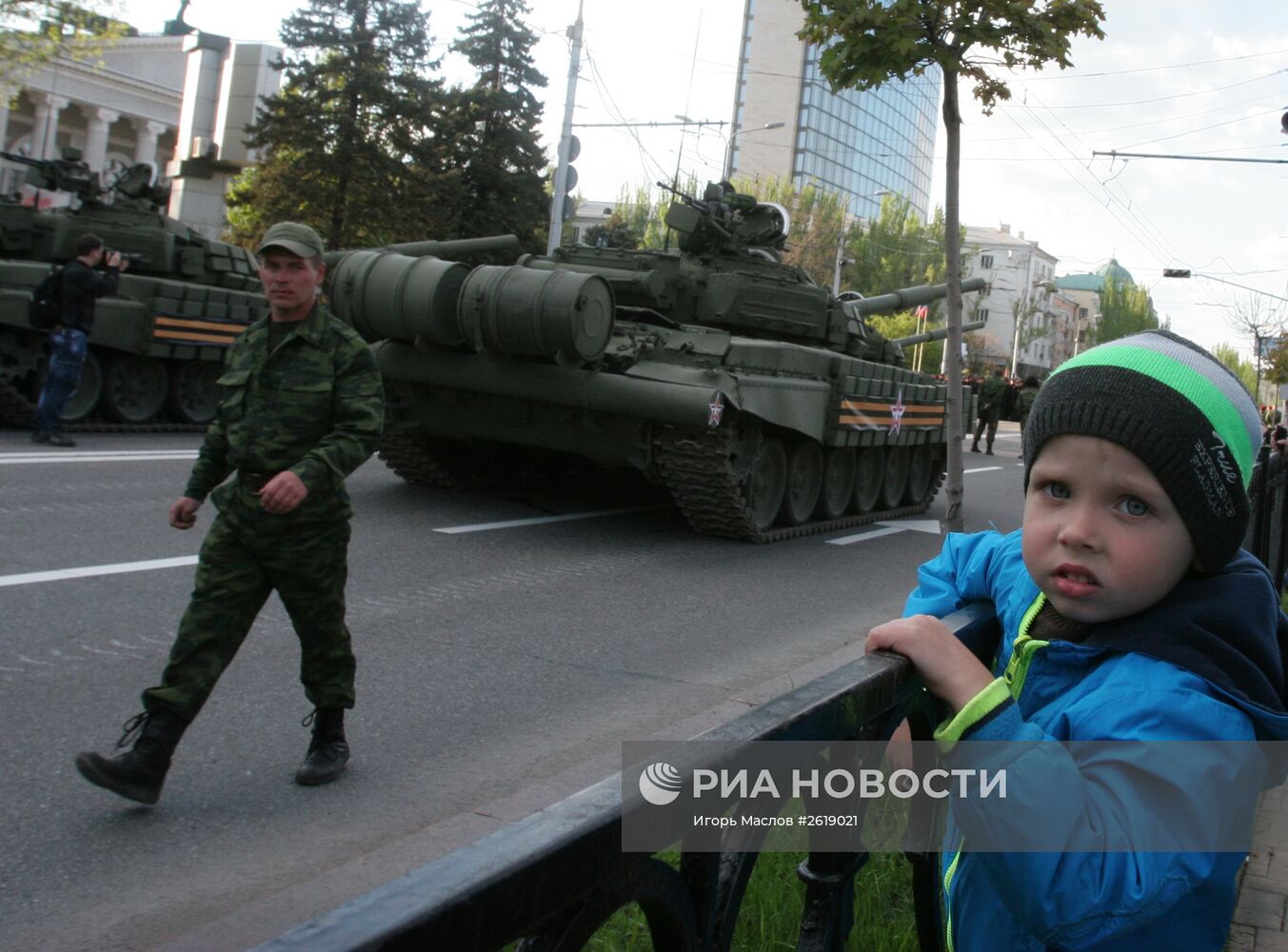 Репетиция парада Победы в Донецке