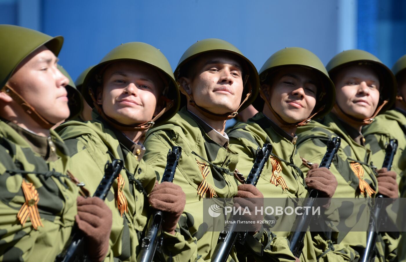Генеральная репетиция военного парада в ознаменование 70-летия Победы в Великой Отечественной войне 1941-1945 годов