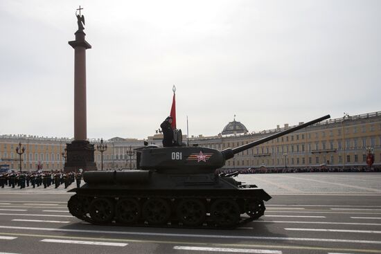 Генеральная репетиция военного парада в Санкт-Петербурге в ознаменование 70-летия Победы в Великой Отечественной войне 1941-1945 годов