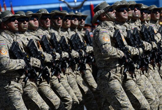 Военный парад в ознаменование 70-летия Победы в Великой Отечественной войне 1941-1945 годов