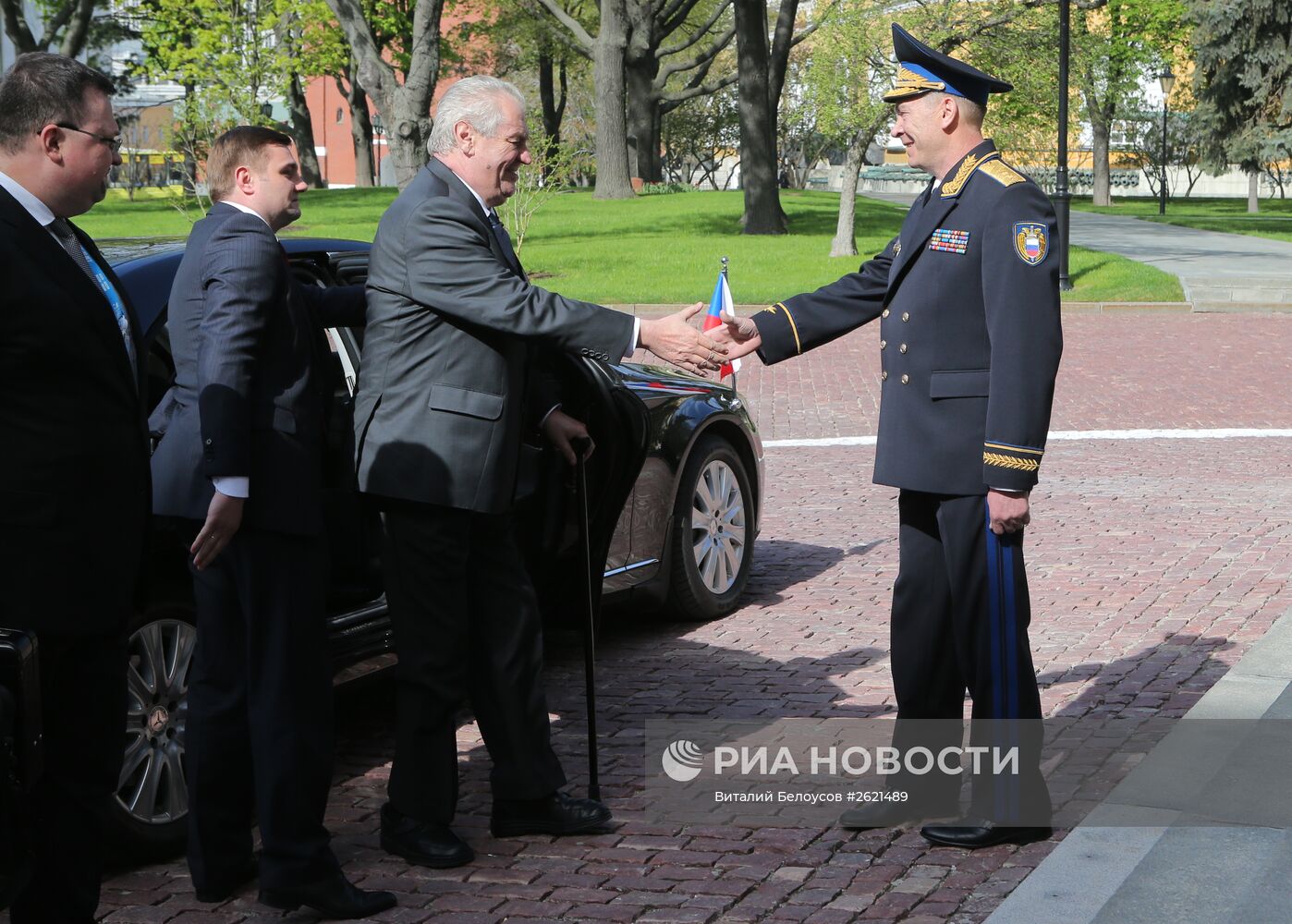Встреча глав иностранных делегаций и почетных гостей комендантом Кремля С.Хлебниковым в Кремле