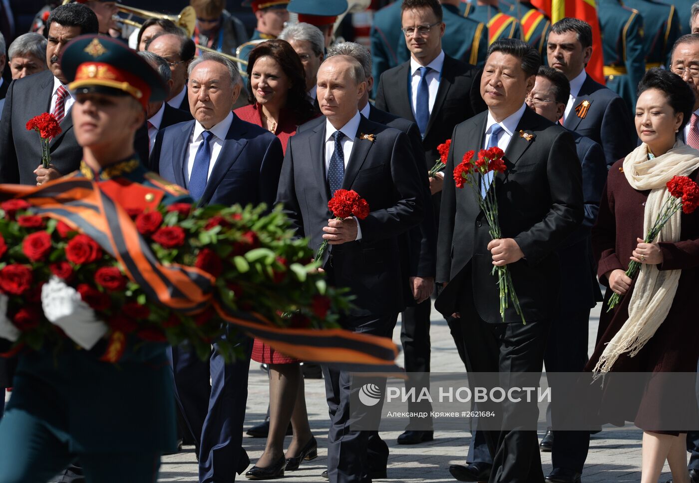 Церемония совместного возложения цветов к Могиле Неизвестного солдата