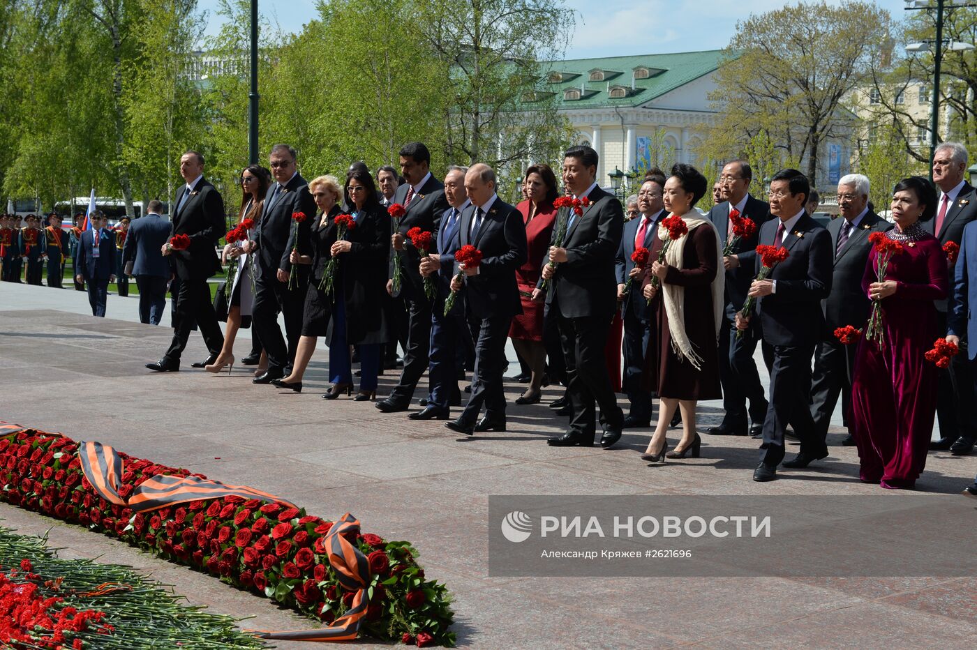 Церемония совместного возложения цветов к Могиле Неизвестного солдата