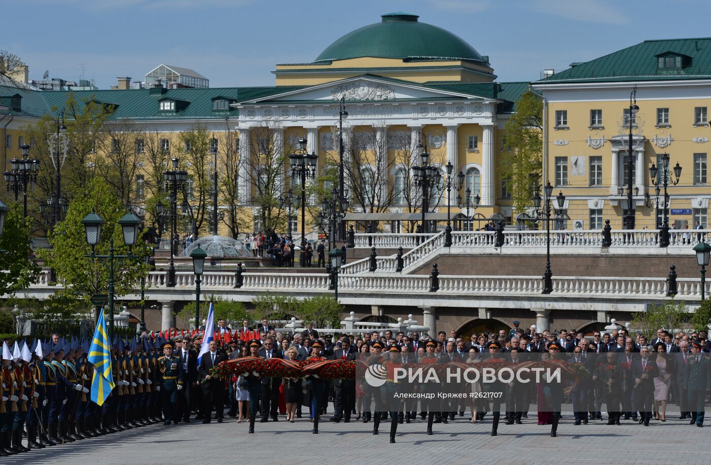 Церемония совместного возложения цветов к Могиле Неизвестного солдата