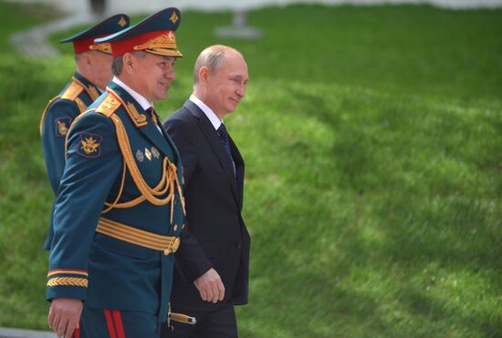 Церемония совместного возложения цветов к Могиле Неизвестного солдата