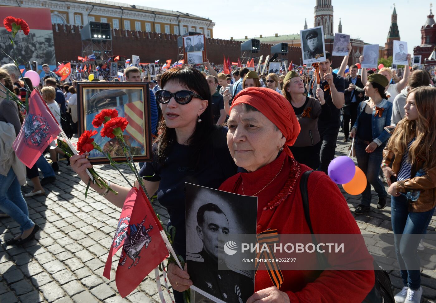 Шествие Региональной патриотической общественной организации "Бессмертный полк Москва" по Красной площади