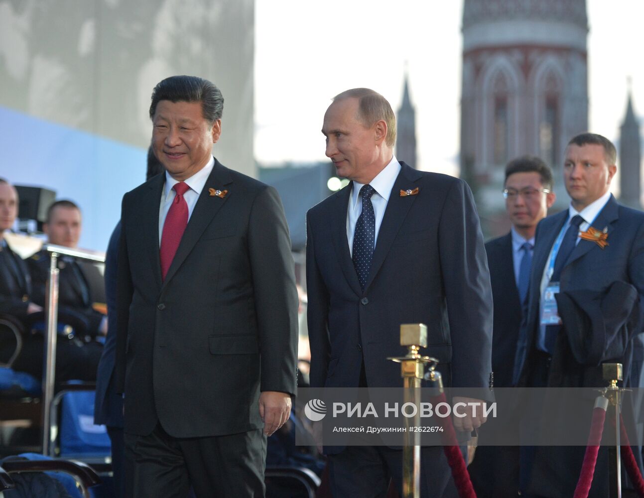 Президент РФ В.Путин посетил праздничный концерт, посвященный 70-летию Победы в ВОВ