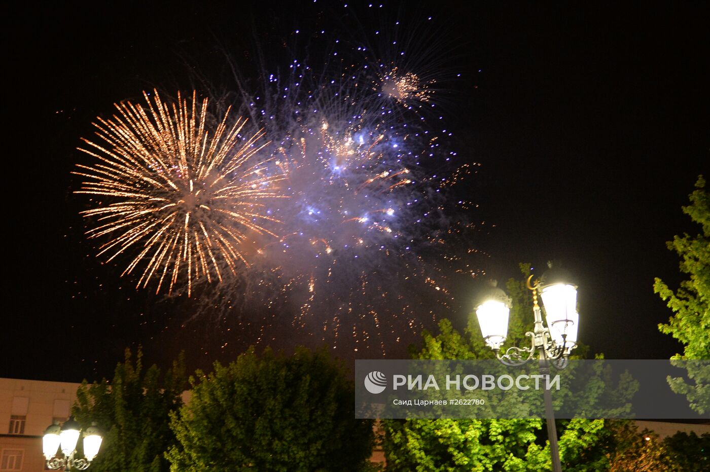 Праздничный салют в честь Дня Победы в Грозном