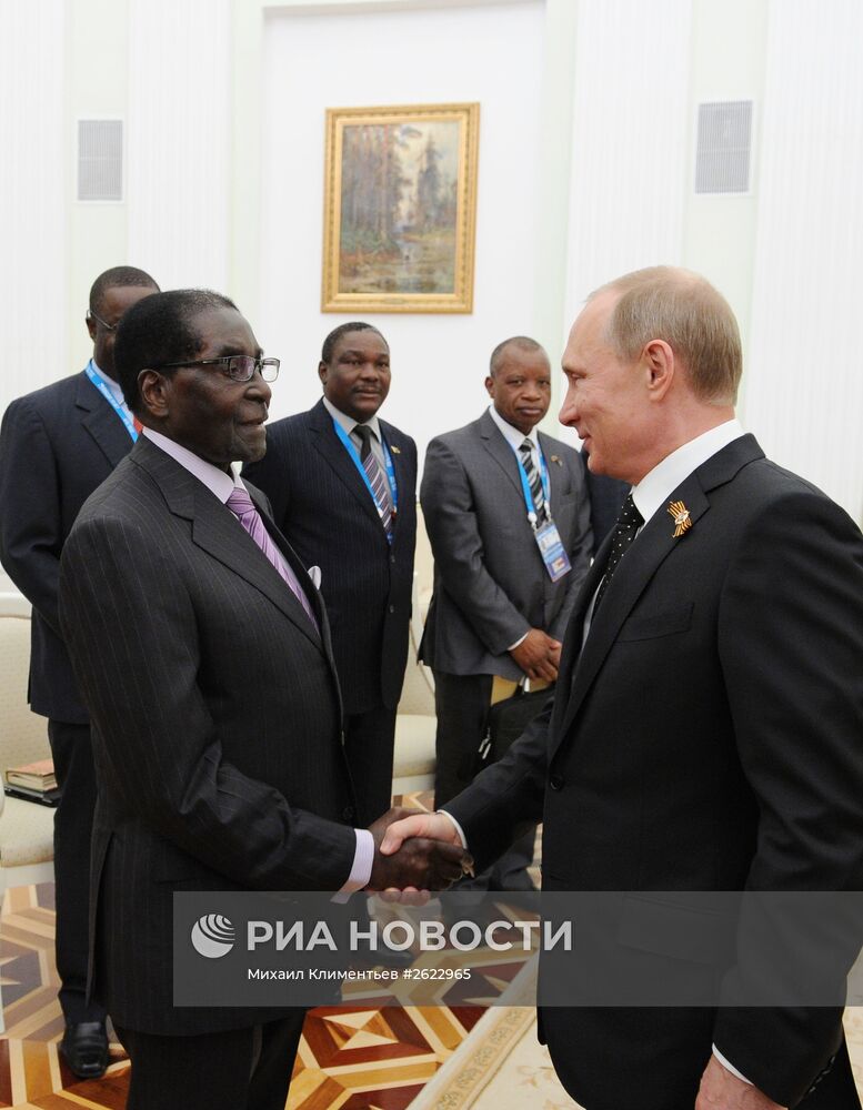Президент РФ В.Путин встретился с президентом Республики Зимбабве Р.Мугабе