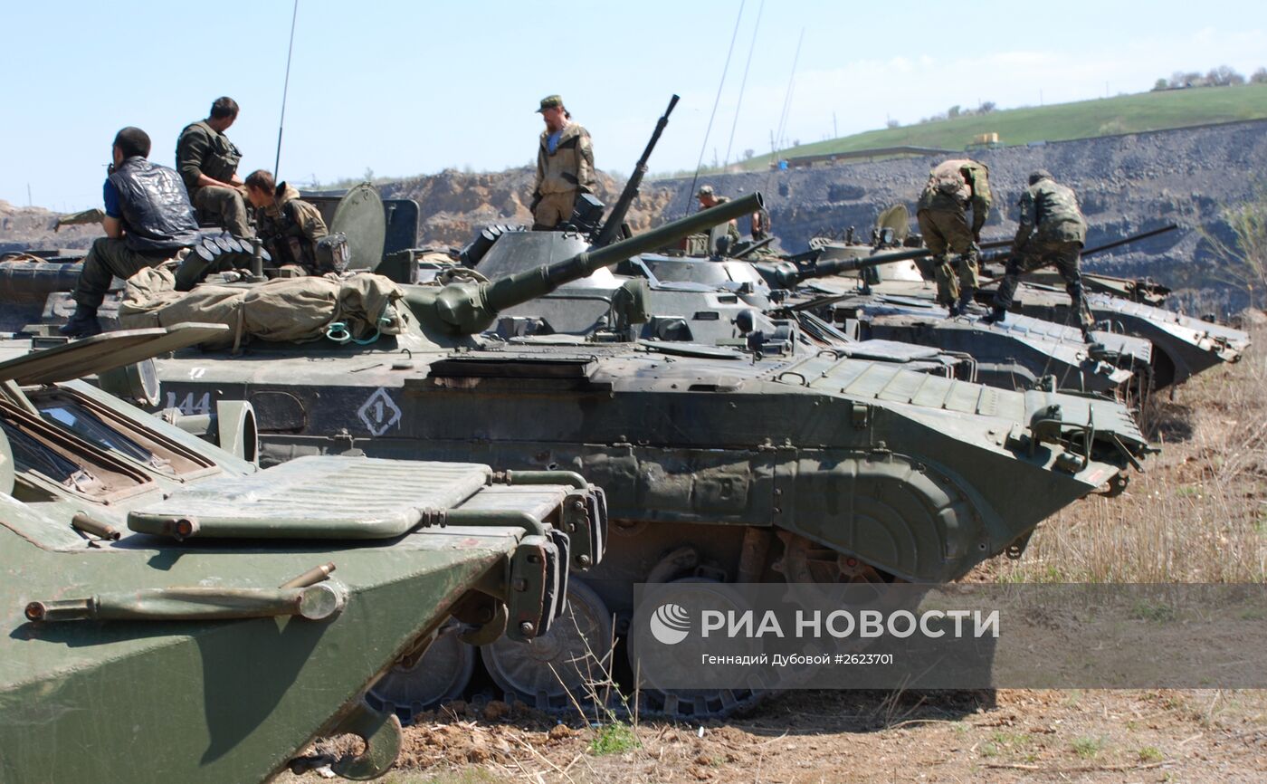 Учения мотострелкового батальона "Викинги" ополчения ДНР