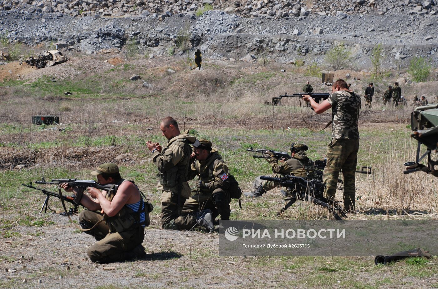 Учения мотострелкового батальона "Викинги" ополчения ДНР