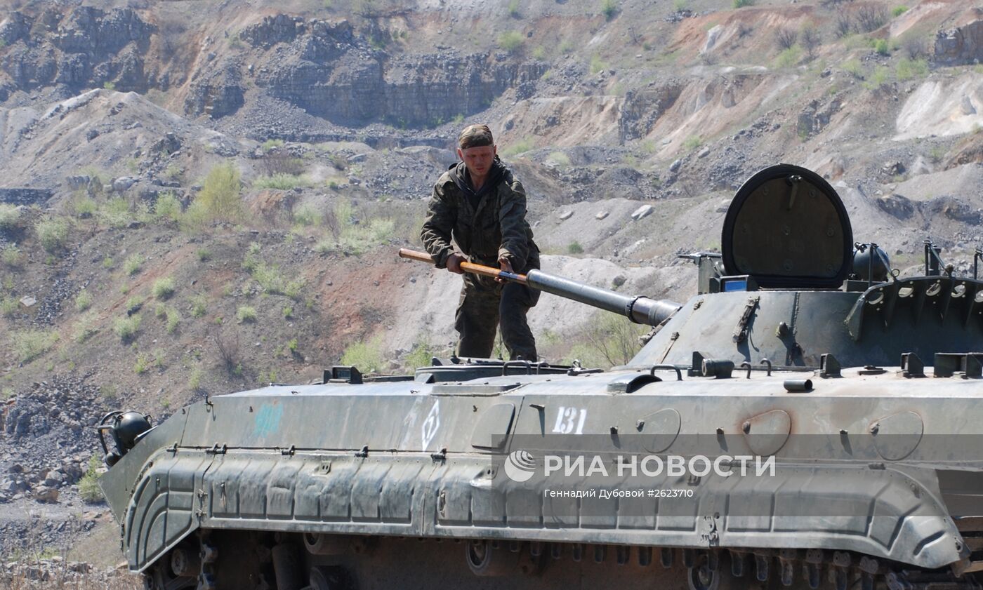 Учения мотострелкового батальона "Викинги" ополчения ДНР