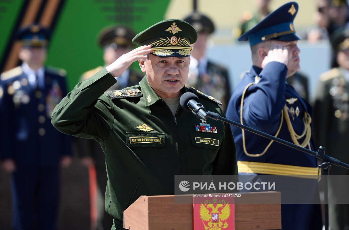 Министр обороны РФ С.Шойгу посетил 7-ю гвардейскую Краснознаменную десантно-штурмовую дивизию