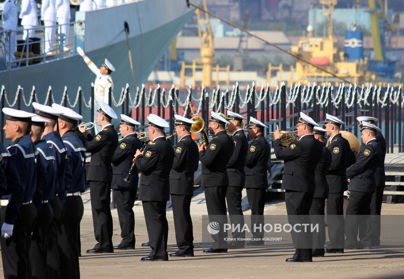 Российско-китайские учения "Морское взаимодействие - 2015" открылись в Новороссийске