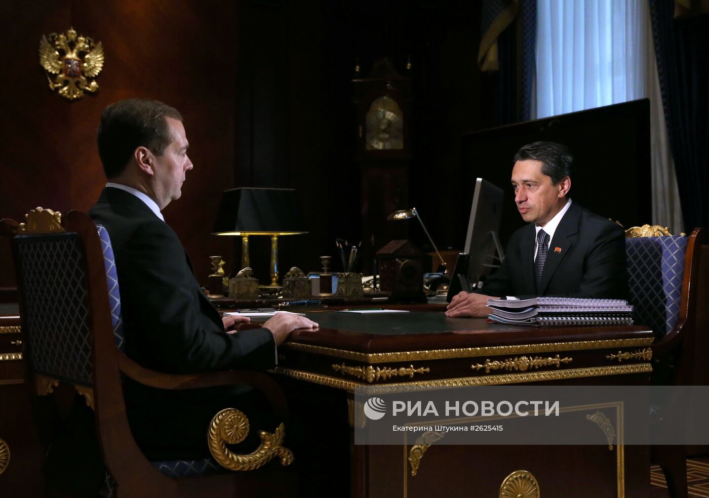 Премьер-министр РФ Д.Медведев провел встречу с главой "Уралвагонзавода" О.Сиенко
