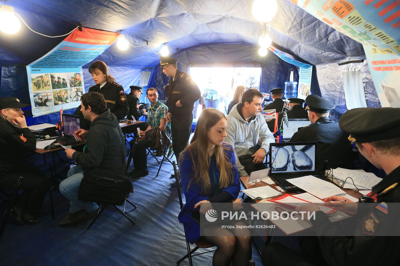 Акция "Служба по контракту в Вооруженных Силах России - твой выбор!" в Калининграде