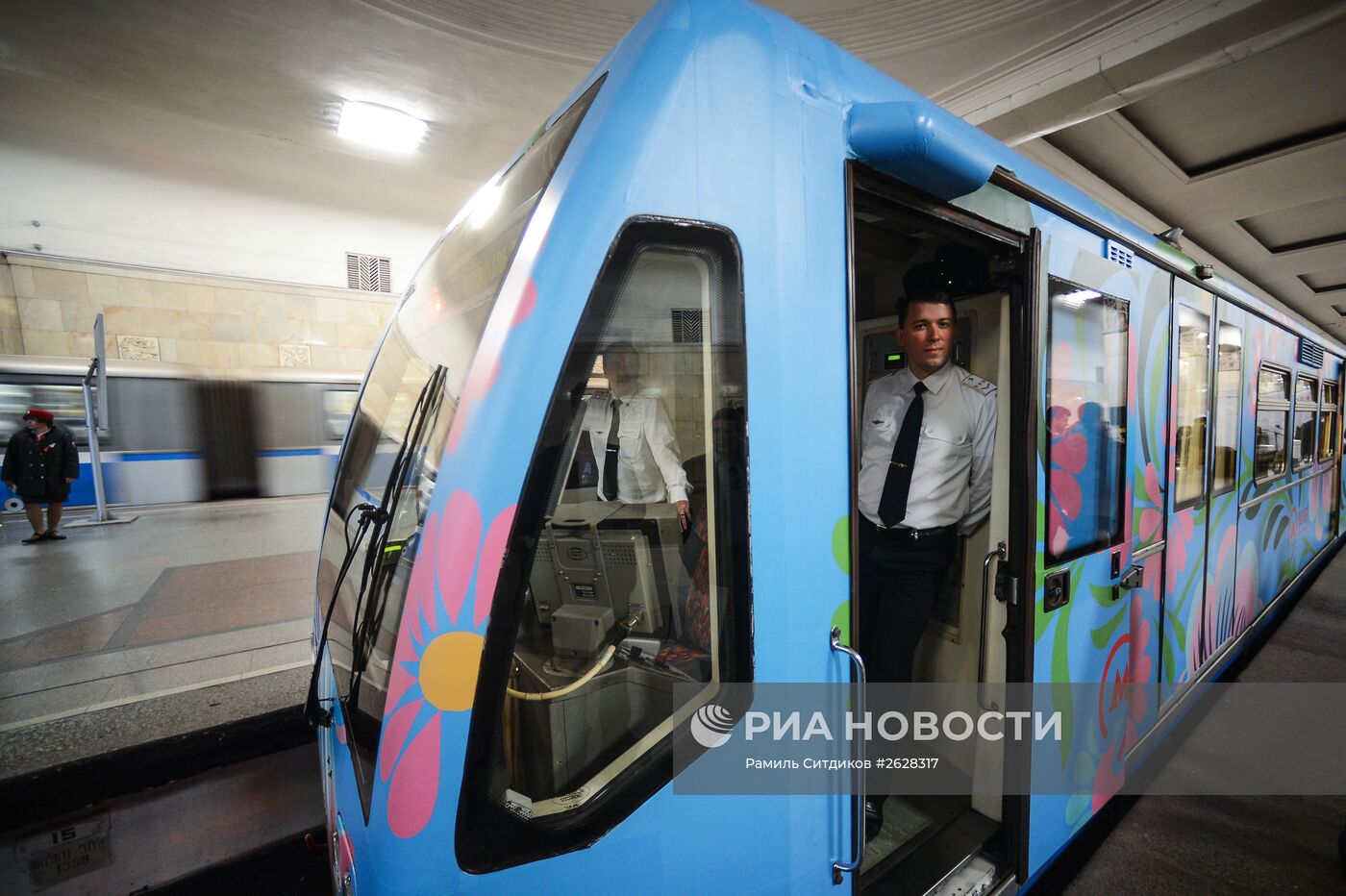 Торжественный пуск поезда "Краски метро"