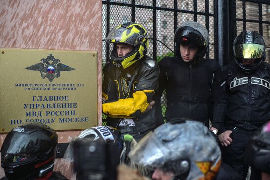 Мотопробег байкеров по случаю гибели своего товарища в ДТП в Москве