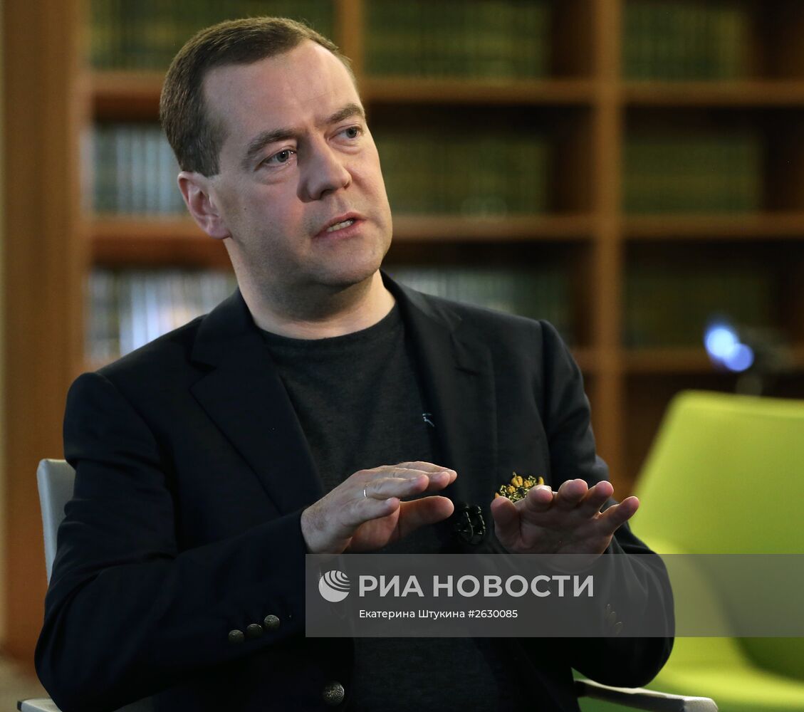 Премьер-министр РФ Д.Медведев дал интервью ведущему программы "Вести в субботу" С.Брилеву