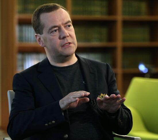 Премьер-министр РФ Д.Медведев дал интервью ведущему программы "Вести в субботу" С.Брилеву