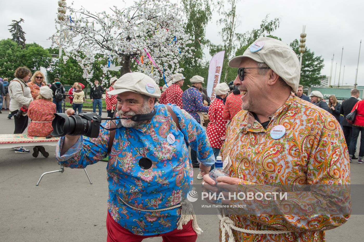Посадка деревьев в рамках фестиваля "Черешневый лес" в Москве