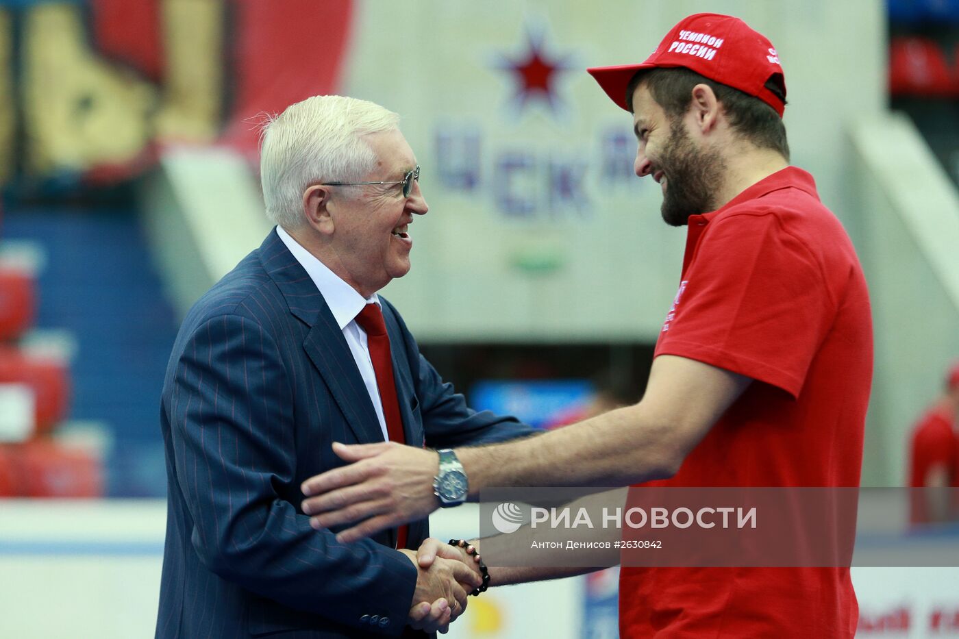 Церемония вручения медалей чемпионата КХЛ хоккеистам ЦСКА