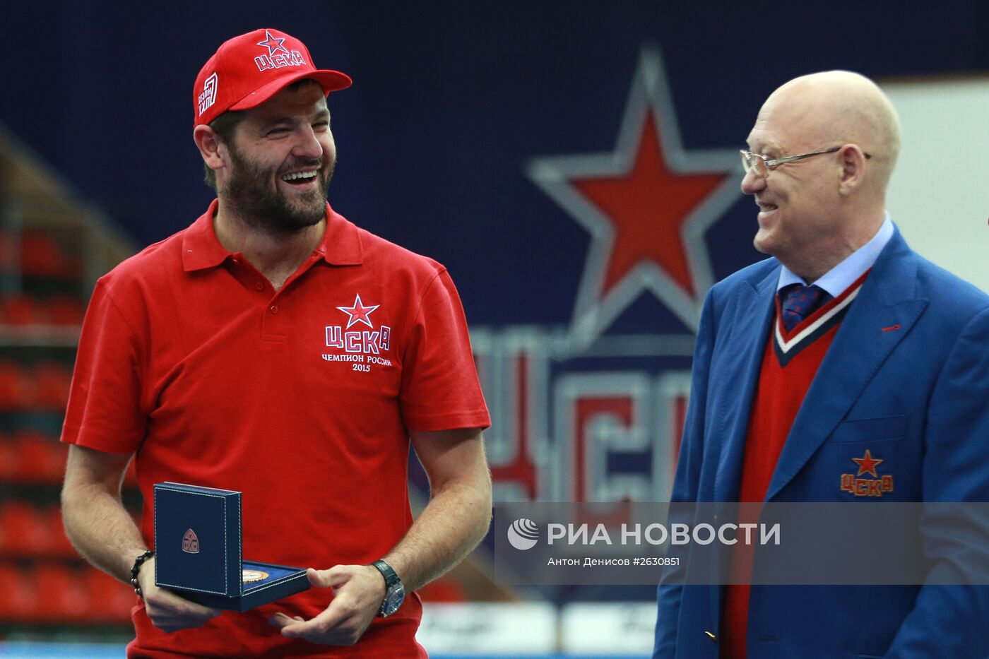 Церемония вручения медалей чемпионата КХЛ хоккеистам ЦСКА