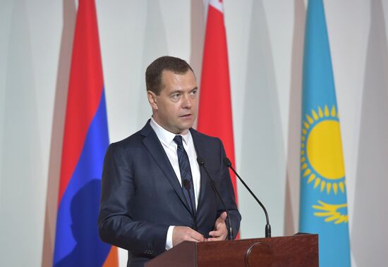 Рабочая поездка премьер-министра РФ Д.Медведева в Северо-Западный федеральный округ