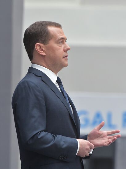 Рабочая поездка премьер-министра РФ Д.Медведева в Северо-Западный федеральный округ