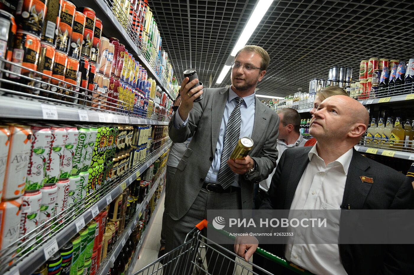 Рейд по выявлению незаконной продажи алкоэнергетиков в рамках проекта "Народный контроль"