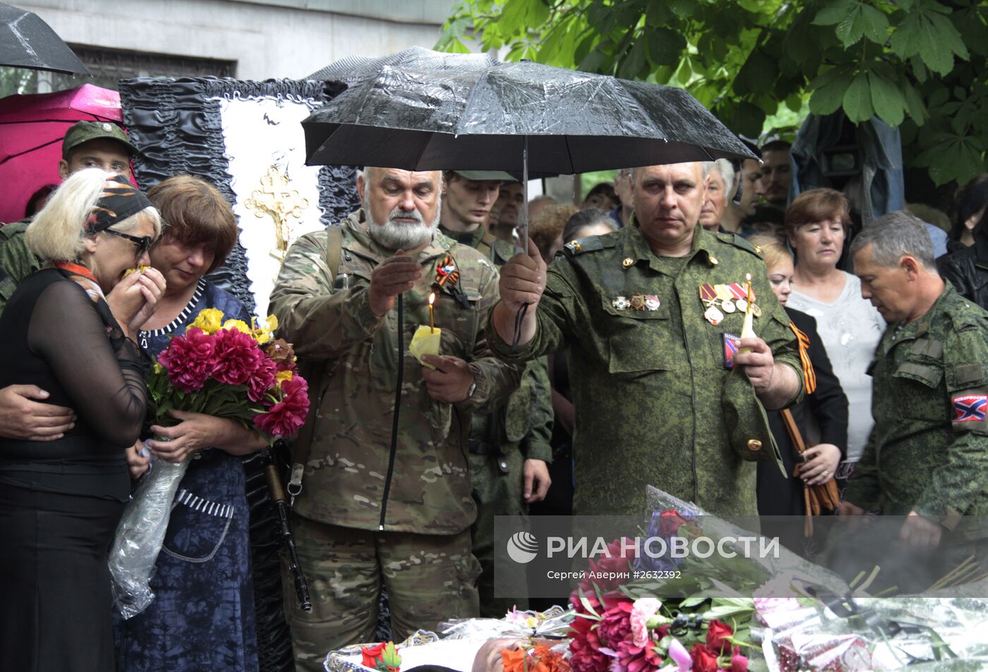 Похороны командира батальона "Призрак" Алексея Мозгового и его сослуживцев
