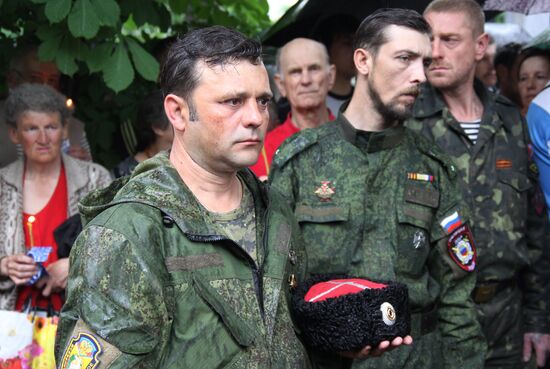 Похороны командира батальона "Призрак" Алексея Мозгового и его сослуживцев