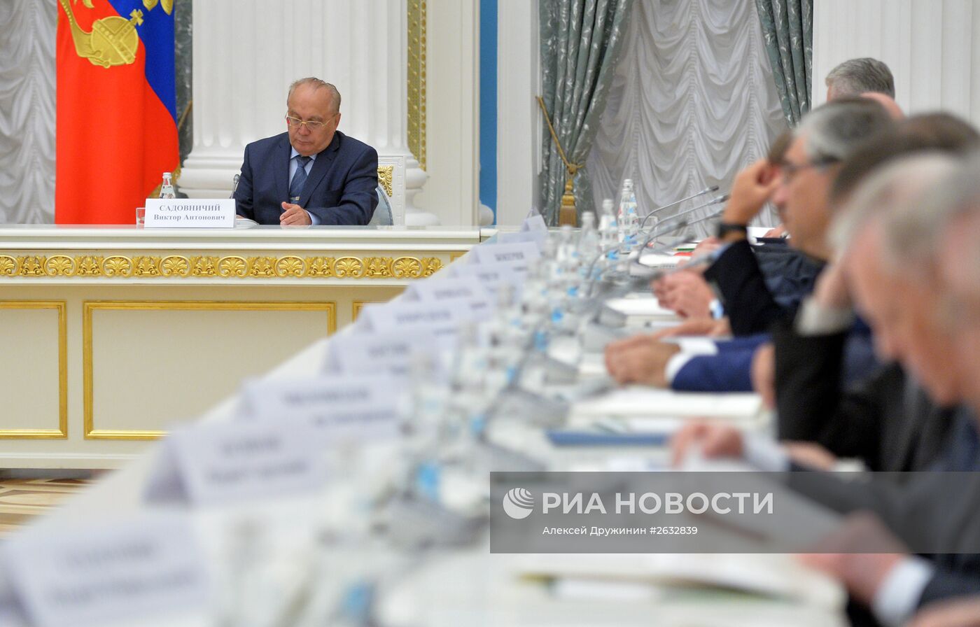 Президент РФ В.Путин провел заседание попечительского совета МГУ имени М.В.Ломоносова