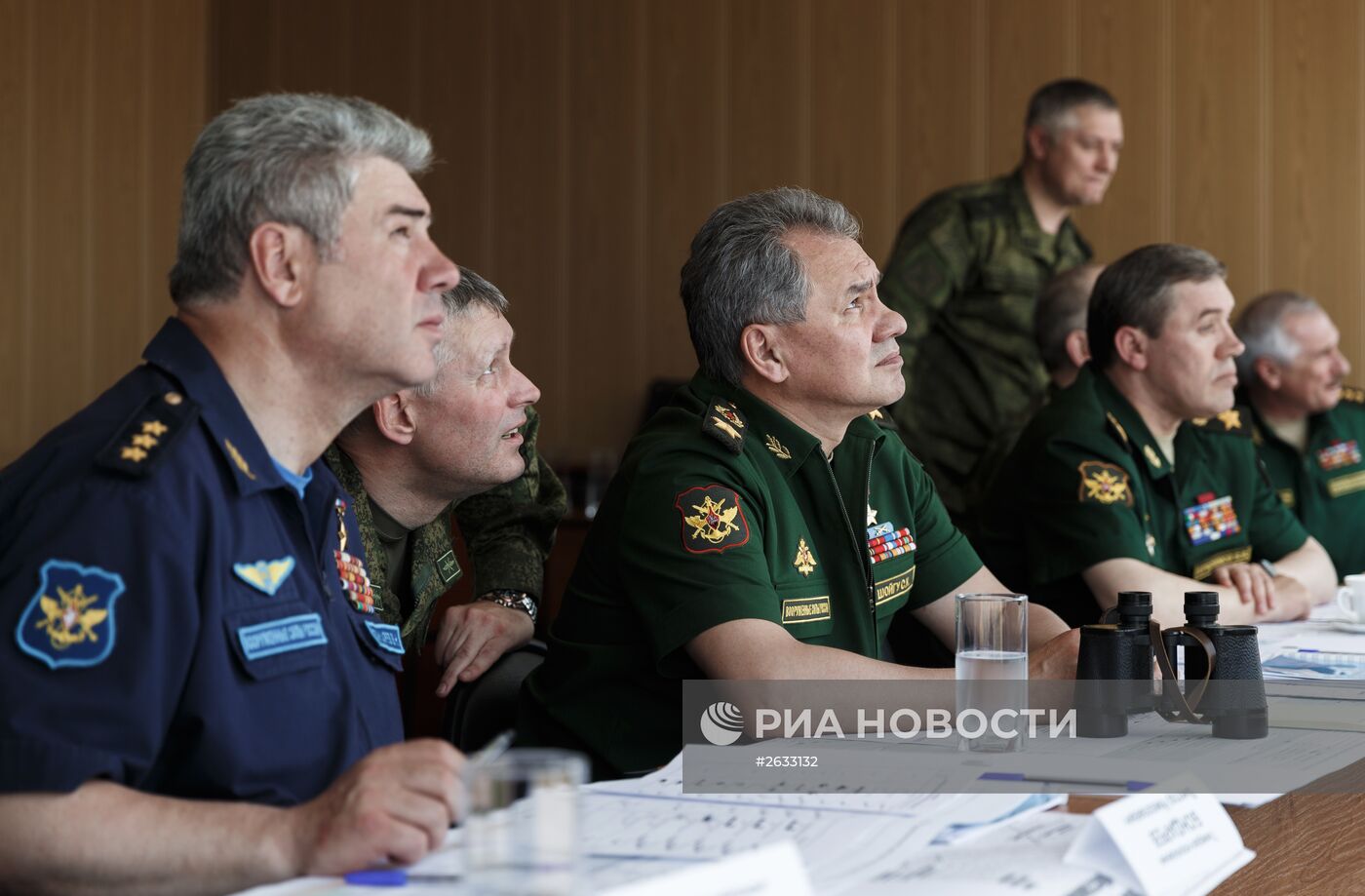 Министр обороны РФ С.Шойгу прибыл на учения на полигоне "Ашулук" в Астраханской области