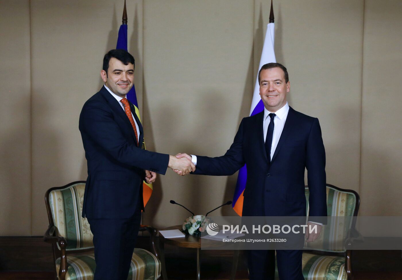 Премьер-министр РФ Д.Медведев принимает участие в заседаниях Совета глав правительств СНГ и ЕАЭС в Казахстане