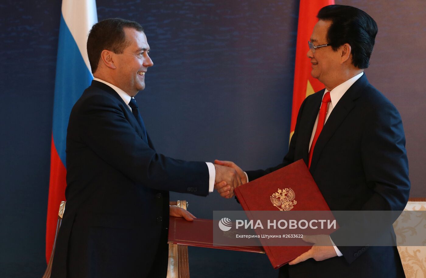 Премьер-министр РФ Д.Медведев принимает участие в заседаниях Совета глав правительств СНГ и ЕАЭС в Казахстане