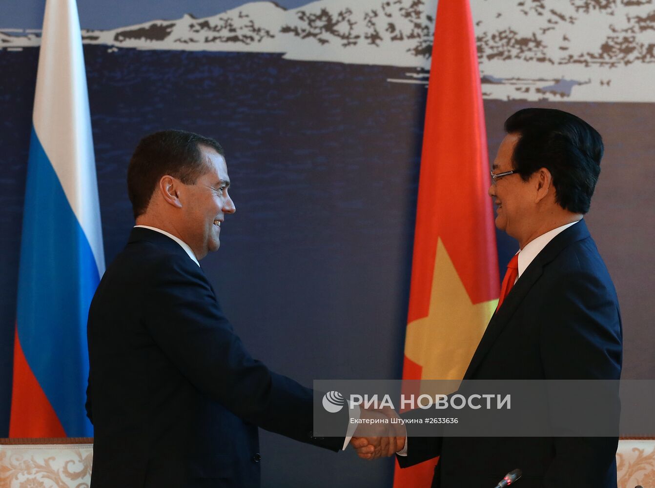 Премьер-министр РФ Д.Медведев принимает участие в заседаниях Совета глав правительств СНГ и ЕАЭС в Казахстане