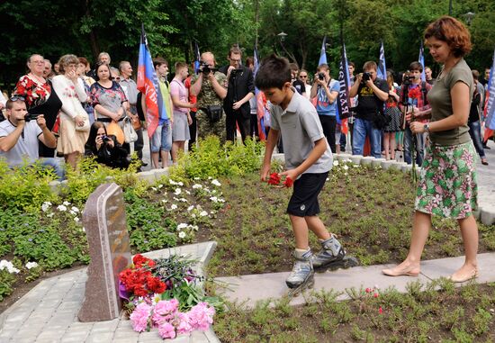 Митинг в память о погибших детях Донбасса прошел в Донецке 1 июня