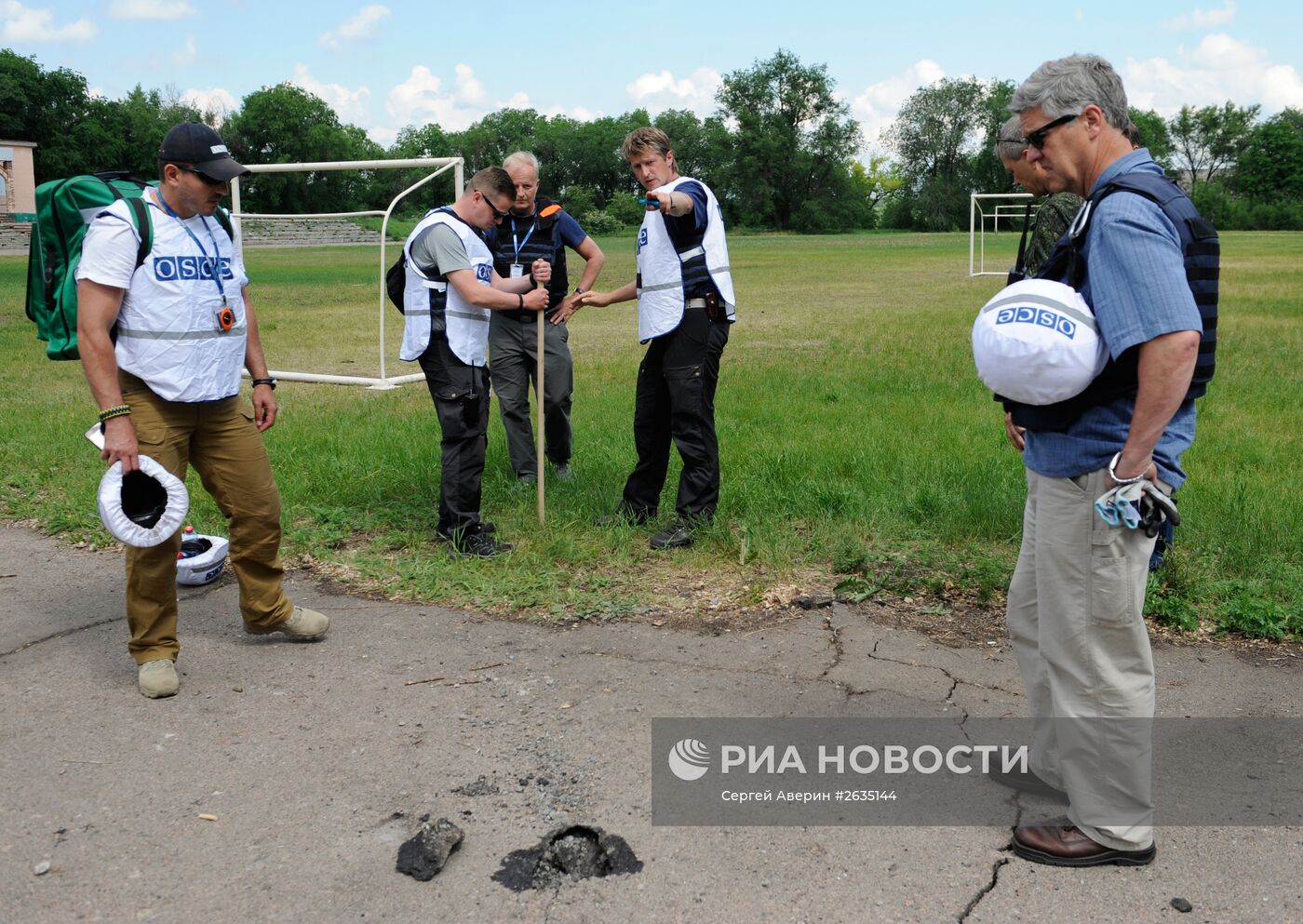 Представители ОБСЕ прибыли на место обстрела в Донецке