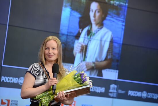 Церемония награждения победителя и призеров Международного конкурса фотожурналистики имени Андрея Стенина