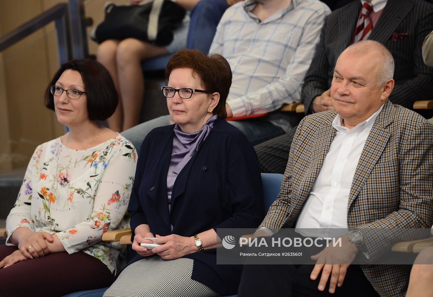 Церемония награждения победителя и призеров Международного конкурса фотожурналистики имени Андрея Стенина