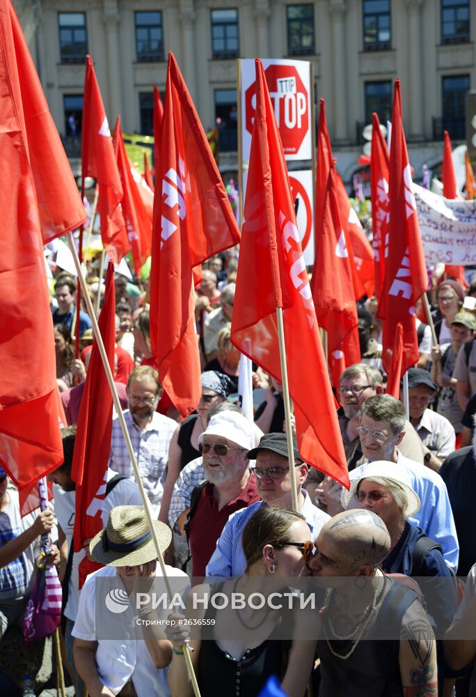 Акция протеста в Мюнхене, приуроченная к саммиту G-7
