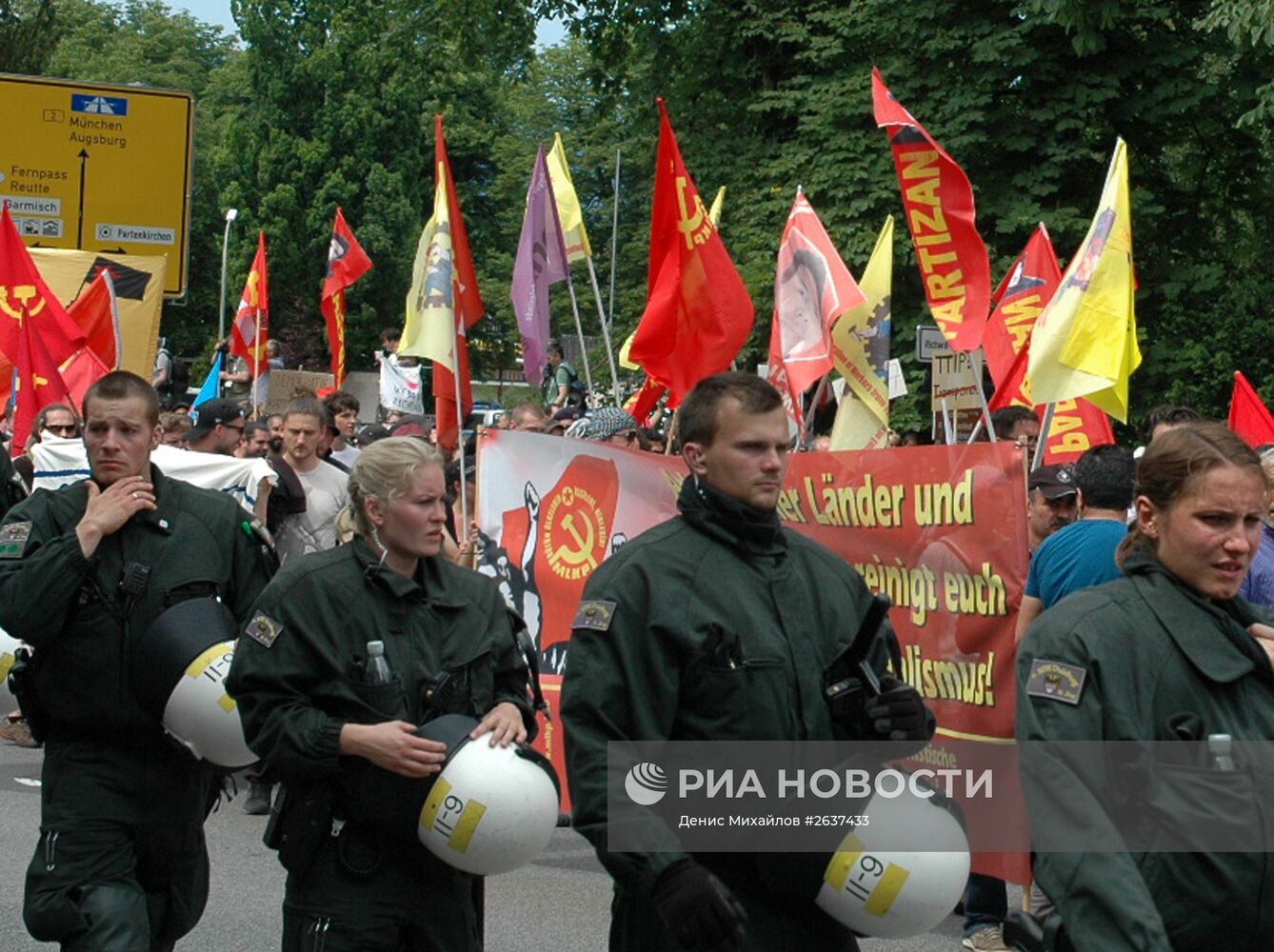 Акция протеста против саммита G-7 в Гармиш-Партенкирхене